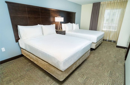 Newark Condo | Condo ∙ 2 bedrooms ∙ 5 guests