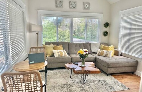 Moody Condo | Condo ∙ 2 bedrooms ∙ 5 guests