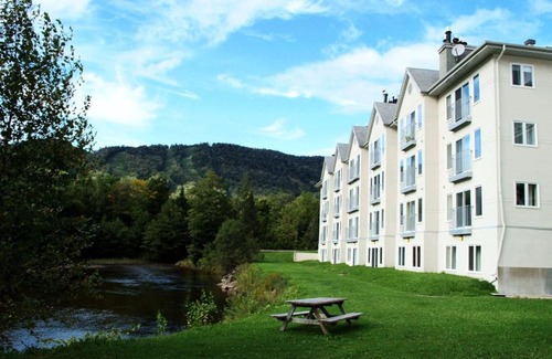 Stoneham Apartment | Condo 212 620 Chemin du Hibou by Les Chalets Alpins