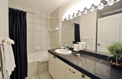 Stoneham Apartment | Condo 212 620 Chemin du Hibou by Les Chalets Alpins