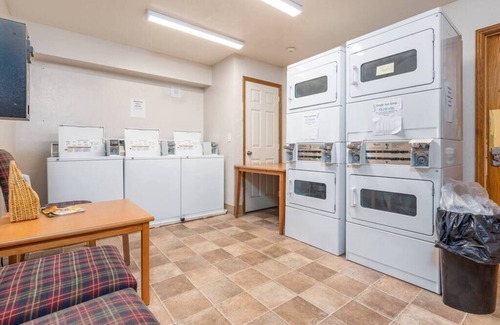 Brian Head Condo | Condo 220, Wifi, Community Pool & Jacuzzi, Bbq,