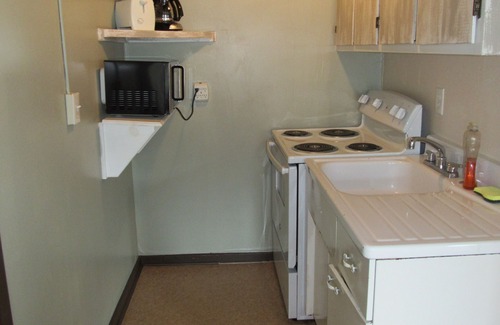 Almo Condo | Condo #24 at Lynnhurst Resort - Jet Ski Rentals On Site!