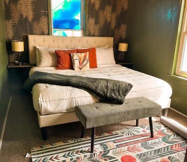 Russell House | Condo 2bd2bagrilllaundry-10pp-pet Friendly