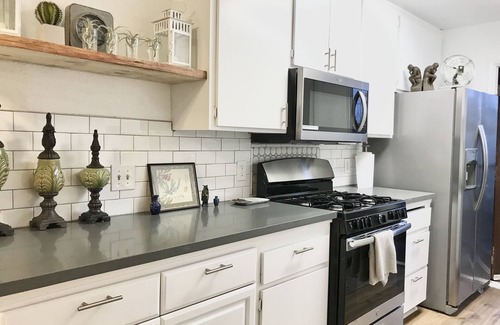 Zaferia Condo | Condo 2BED Long Beach w/Private Balcony and Near 405 Access near CSU Long Beach
