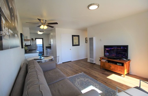 Zaferia Condo | Condo 2BED Long Beach w/Private Balcony and Near 405 Access near CSU Long Beach