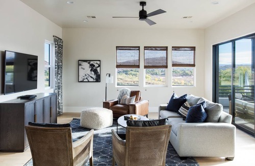 Bloomington Condo | Condo ∙ 3 bedrooms ∙ 10 guests
