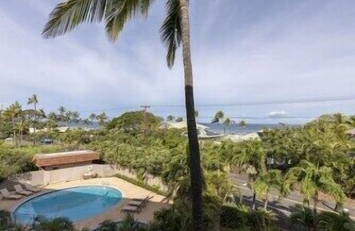 Kamuela Condo | Condo #310 Great Views from 3rd floor corner unit! Short walk to beach!