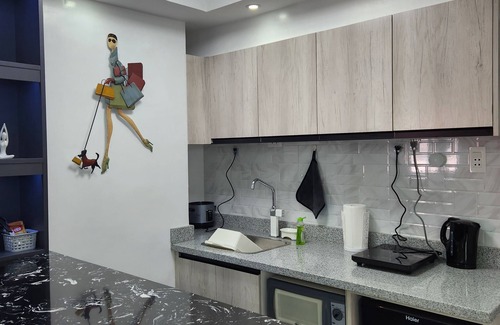 Mactan Export Processing Zone Apartment | Condo Azur Suites B207, 5mins Airport, Netflix, Stylish, Cozy, Swimming Pool