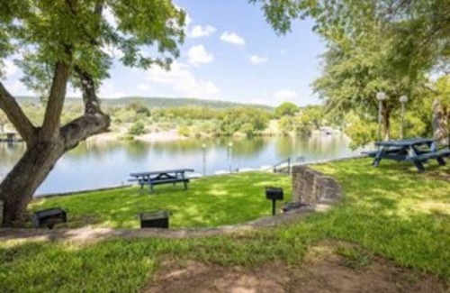 Buchanan Dam Condo | Condo B, Beautiful Lake View