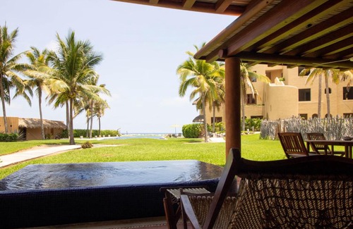 Ixtapa Apartment | Condo BEACH FRONT PLAYA BLANCA GARDEN
