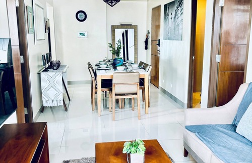 Lapu-Lapu Condo | Condo by the Beach OMP Mactan International Airport Cebu 3-bedroom/3 bathrooms