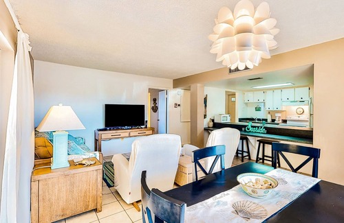 New Smyrna Beach Condo | Condo in beachfront community with WiFi & ocean-view pool - snowbirds welcome
