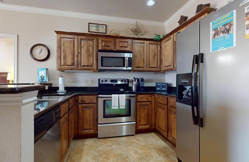 Gruene Condo | Condo in Gruene overlooking the Guadalupe! VG103 : Free Tubes with Rental!