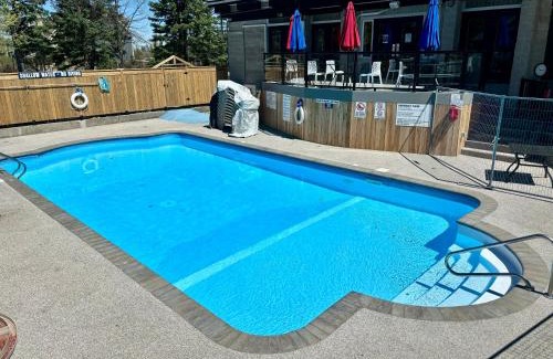 Craigleith Apartment | Condo Loft at Blue Mountain