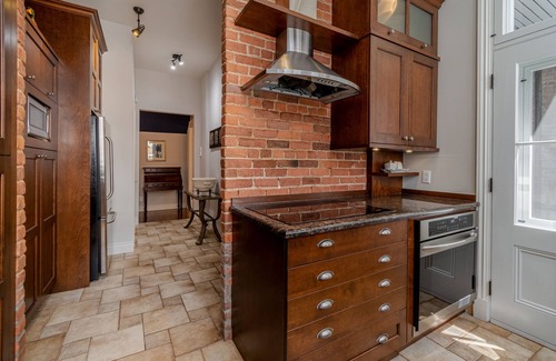 Old Quebec Apartment | Condo Lux Le Méribel du Vieux-Québec!2100ft 3bedrooms,BBQ, Free indoorParking.