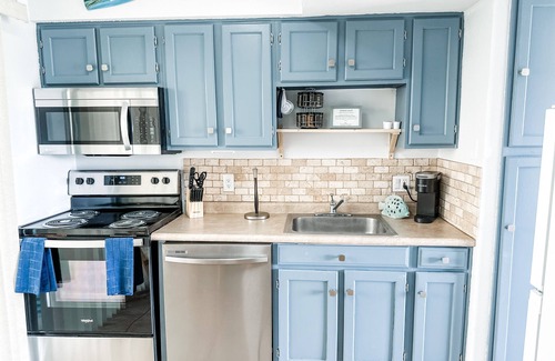 Corpus Christi Condo | Condo Near beach w/Fishing Pier and Pool!
