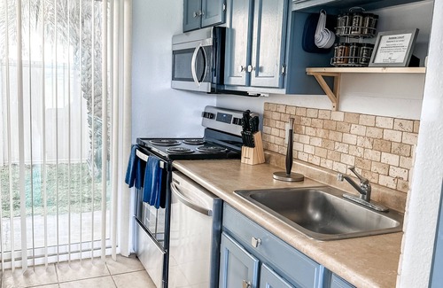Corpus Christi Condo | Condo Near beach w/Fishing Pier and Pool!