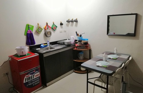 Moonwalk Condo | Condo Near NAIA T 1,2,3and4 w/UnliWIFI and Cable TV-STH v.01