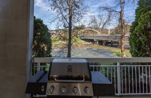 Pigeon Forge Condo | Condo On Little Pigeon River In DwTn Pigeon Forge
