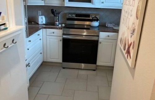 Siesta Key Condo | Condo on the beach! Footsteps to water. Spacious unit with a view.n