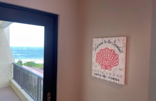 Siesta Key Condo | Condo on the beach! Footsteps to water. Spacious unit with a view.n