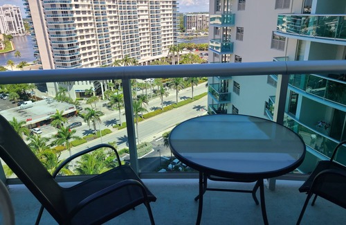 Hollywood South Central Beach Condo | Condo on the Beach in Hollywood,FL