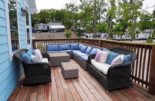 Sunrise Beach Condo | Condo on the lake @ Franky and Louies
