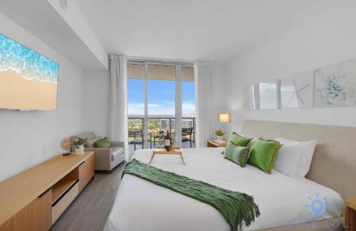 Hallandale Beach Apartment | Condo Retreat with Stunning Views and Amazing Pools