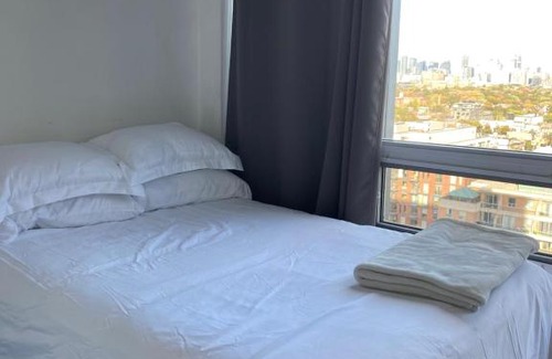 Little Portugal House | Condo Room for rent