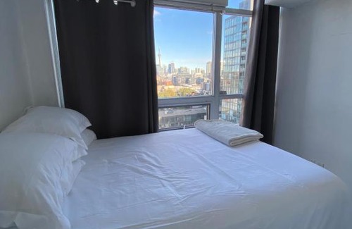 Little Portugal House | Condo Room for rent
