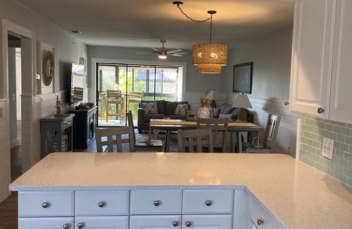 Holmes Beach Condo | Condo steps from the beach!
