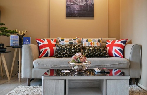 Talat Yai Apartment | Condo The Base Height by Sunlife (泰国普吉岛高层公寓)