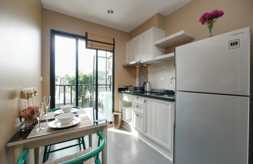 Talat Yai Apartment | Condo The Base Height by Sunlife (泰国普吉岛高层公寓)