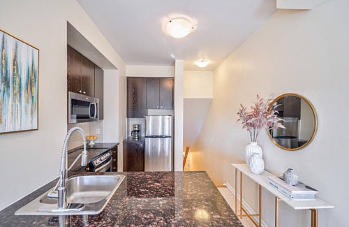 Fisherville House | Condo Townhouse in TorontonModern and Stylish condo townhousen