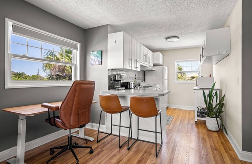Melbourne Beach Condo | Condo unit - Across the street from beach