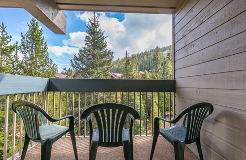 Big Sky Condo | Condo w/amazing location, updated decor, fireplace & private balcony - Cozy Stillwater Escape