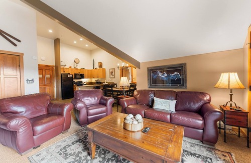 Keystone Condo | Condo w/Cozy Gas Fireplace and Private Balcony w/Mountain Views!