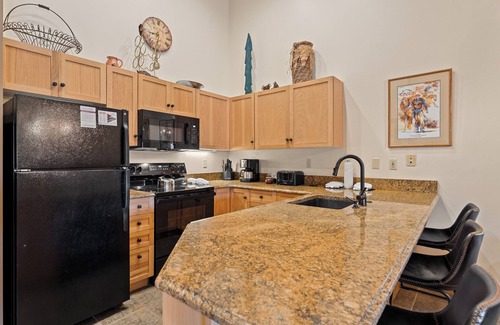 Keystone Condo | Condo w/Cozy Gas Fireplace and Private Balcony w/Mountain Views!