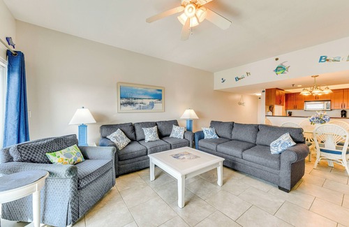 Redington Shores Condo | Condo w/Gulf View! Walk to Redington Beach