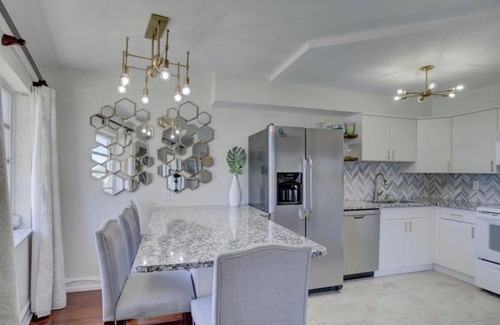 Lauderdale-by-the-Sea Condo | Condo w/Heated Pool and Steps to the Beach! Min 90-Day Rental