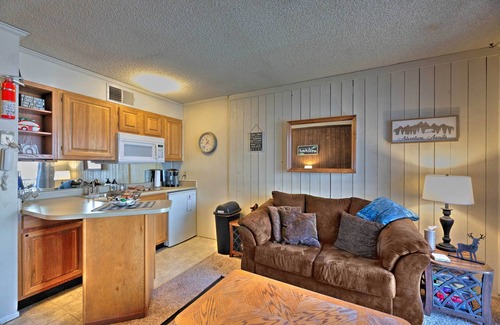 Ruidoso Condo | Condo w/Mtn Views & Balcony, 2 Mi to Lake!