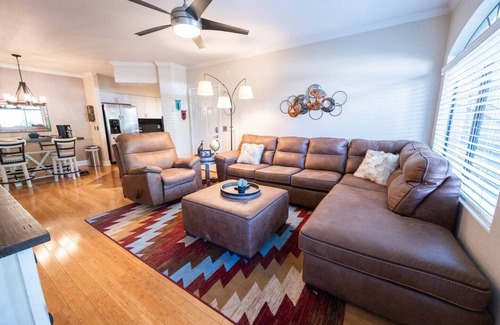 North Scottsdale Condo | Condo w/pool, spa, sauna and nearby hiking!