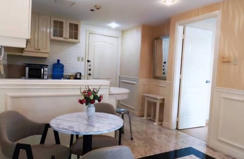 Ermita Night District Apartment | Condo With balcony and Bay View, Baywatch Tower, Malate, Manila