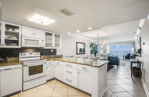 Gulf Shores Condo | Condo with Breathtaking View | Private Balcony