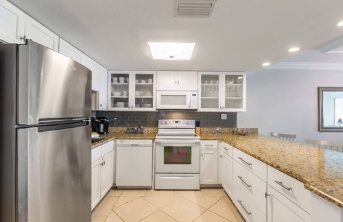 Gulf Shores Condo | Condo with Breathtaking View | Private Balcony