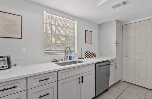 Englewood South Condo | Condo With Heated Pool, Beaches Only Minutes Away
