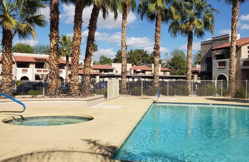 Glendale House | Condo with Heated Pool, Hot Tub, Near Walking Paths