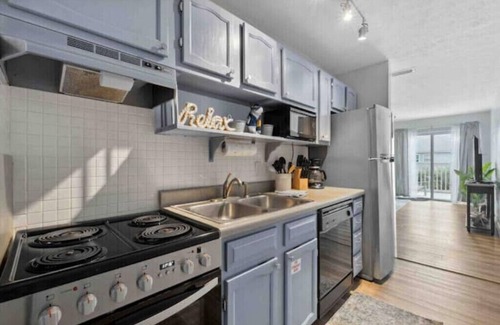 El Centro Beach Condo | Condo with pool, Steps From The Beach! Snow bird discounts! Near Pier Park!
