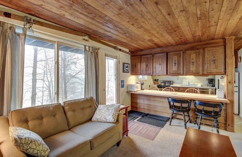 Ludlow Condo | Condo with Seasonal Pool & Tennis Courts - Walk to Ski Trails