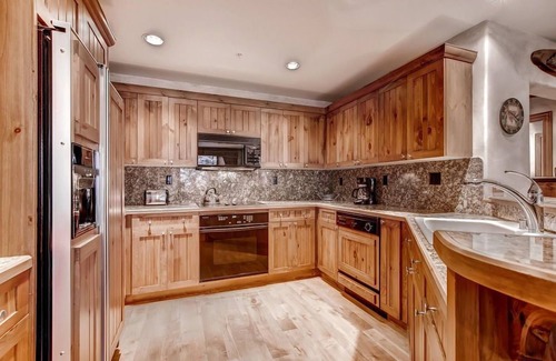 Beaver Creek Condo | Condo with ski-in access | Ski Storage, Hot Tub